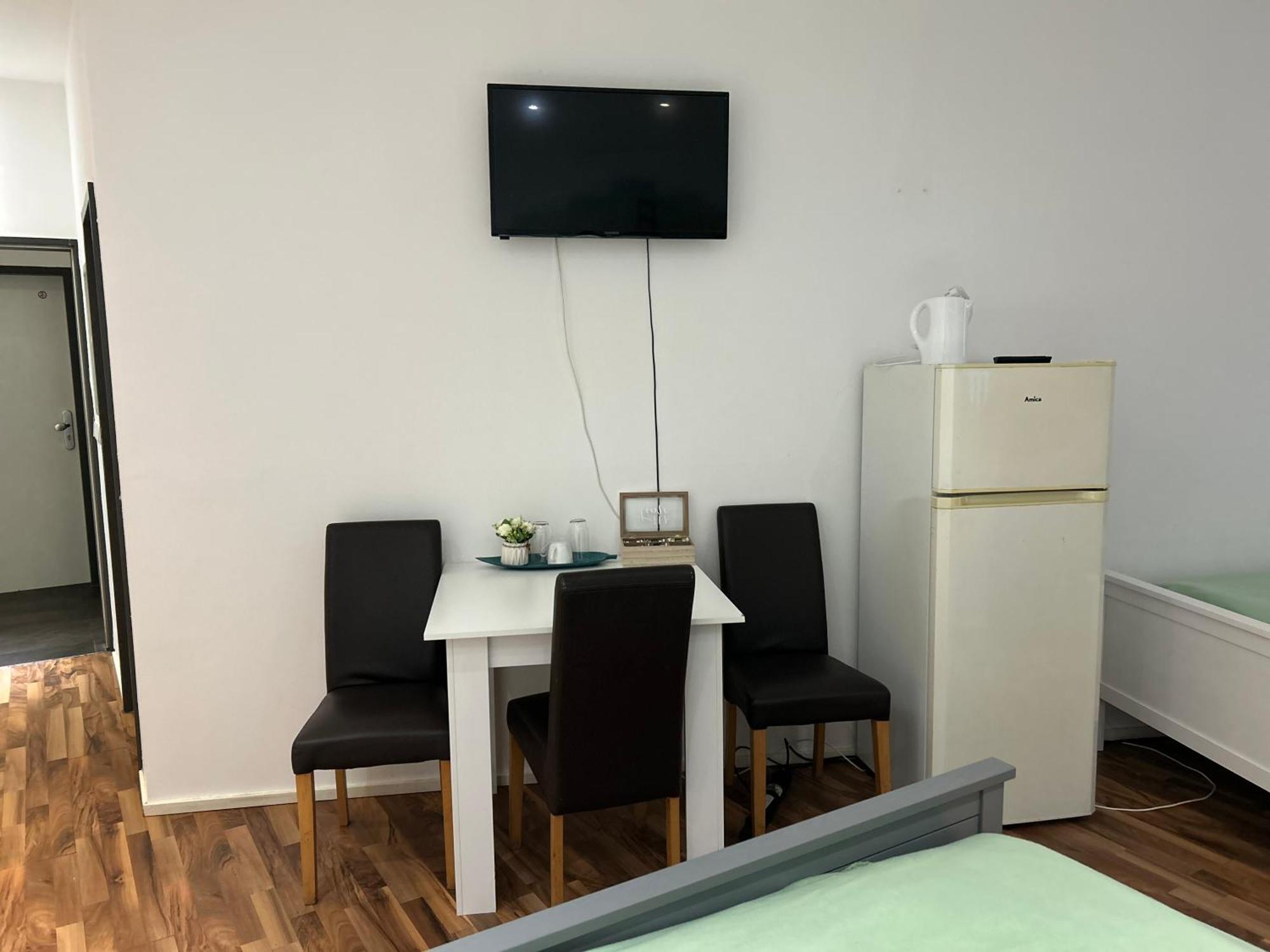 Pension Baku Fürth Esterno foto